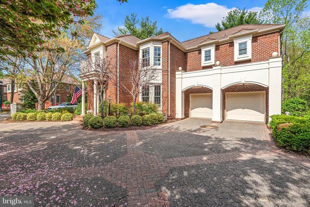 9200 TOWN GATE LN, Bethesda, MD 20817