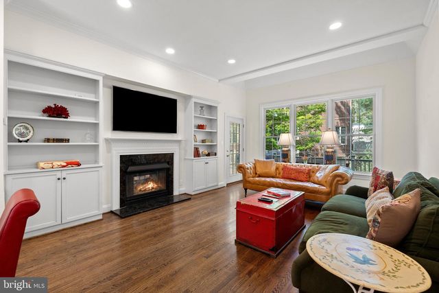 9200 TOWN GATE LN, Bethesda, MD 20817