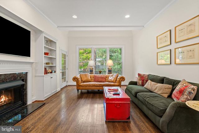 9200 TOWN GATE LN, Bethesda, MD 20817