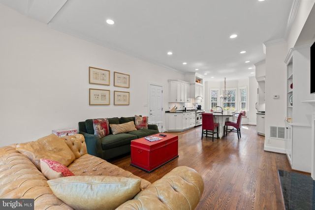 9200 TOWN GATE LN, Bethesda, MD 20817