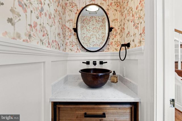 9200 TOWN GATE LN, Bethesda, MD 20817