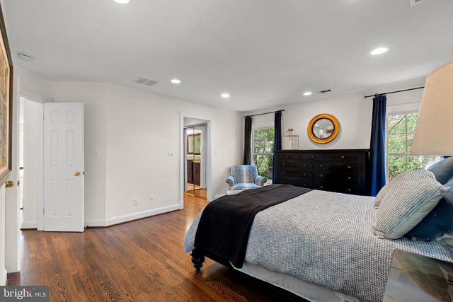 9200 TOWN GATE LN, Bethesda, MD 20817