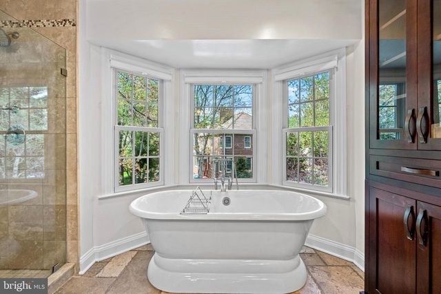 9200 TOWN GATE LN, Bethesda, MD 20817