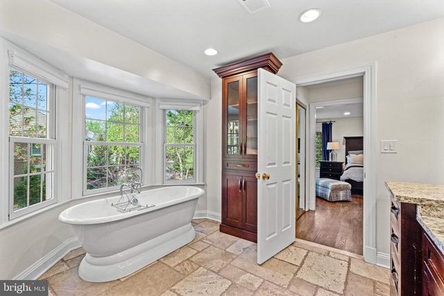 9200 TOWN GATE LN, Bethesda, MD 20817