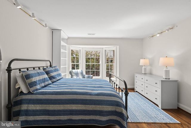 9200 TOWN GATE LN, Bethesda, MD 20817