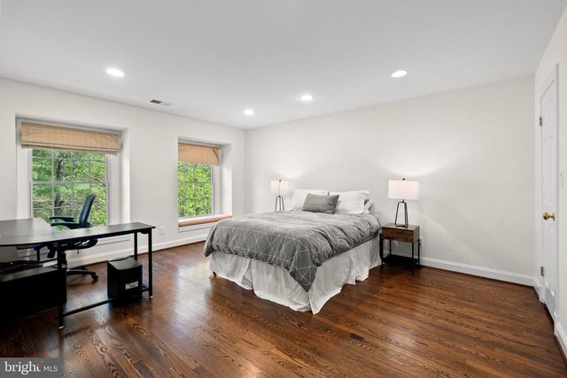 9200 TOWN GATE LN, Bethesda, MD 20817