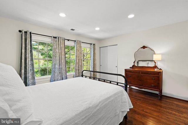 9200 TOWN GATE LN, Bethesda, MD 20817