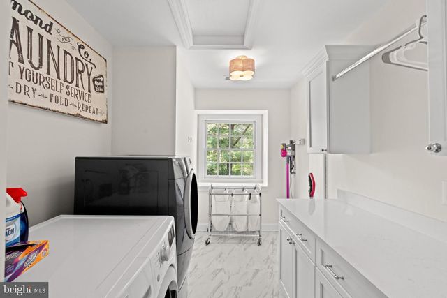 9200 TOWN GATE LN, Bethesda, MD 20817