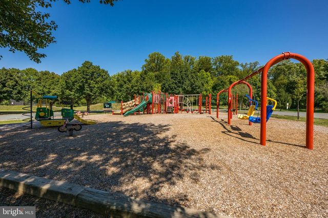 9200 TOWN GATE LN, Bethesda, MD 20817