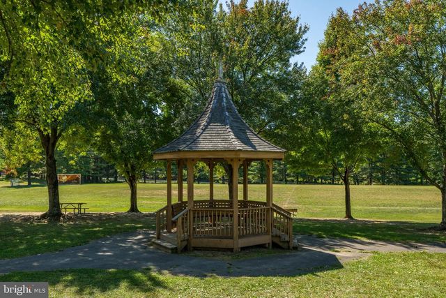 9200 TOWN GATE LN, Bethesda, MD 20817