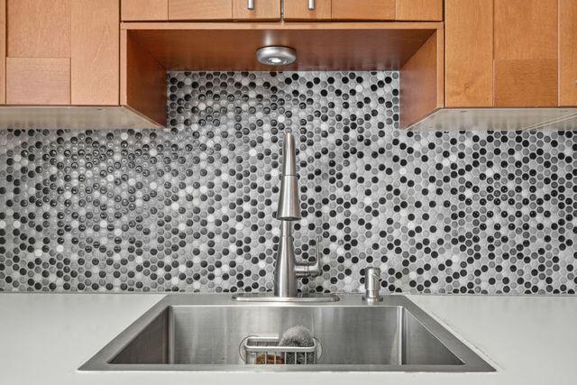5 Bayard Road 810, Shadyside, PA 15213