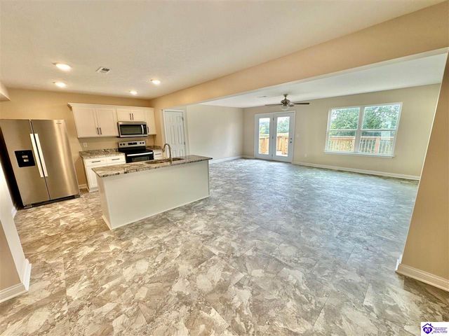 214 Dixon Circle, Vine Grove, KY 40175