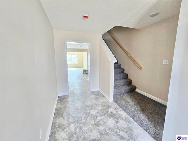 214 Dixon Circle, Vine Grove, KY 40175