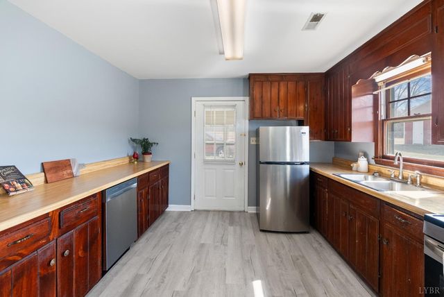 794 Little Dogwood Road, Spout Spring, VA 24593