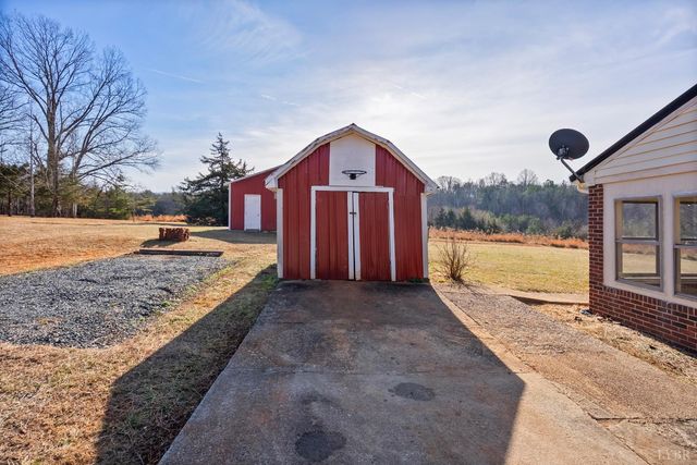 794 Little Dogwood Road, Spout Spring, VA 24593