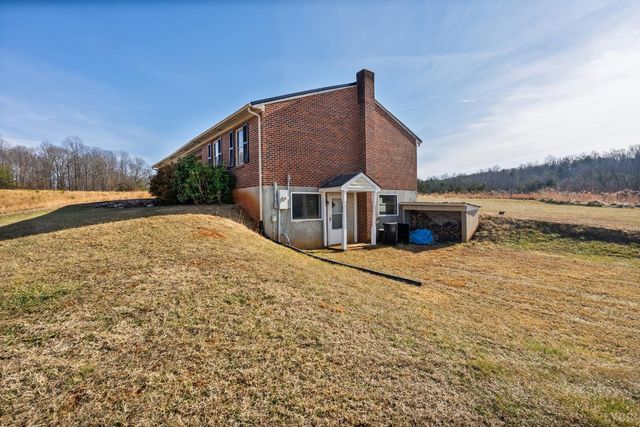 794 Little Dogwood Road, Spout Spring, VA 24593