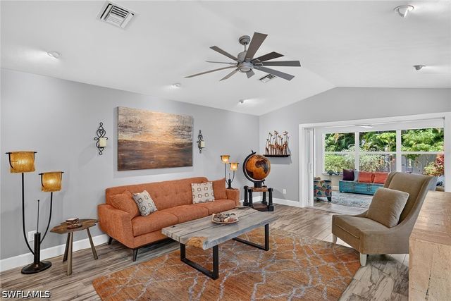 691 100th AVE N, Naples, FL 34108