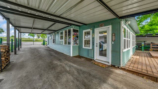 2005 E Lake Drive, Weatherford, TX 76087