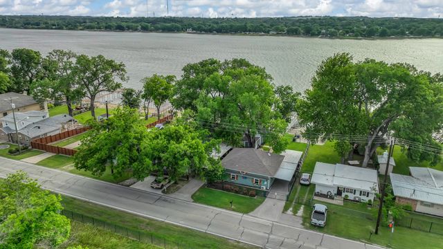 2005 E Lake Drive, Weatherford, TX 76087