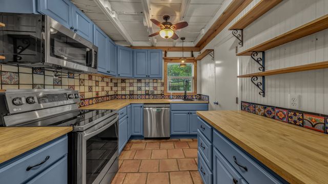 2005 E Lake Drive, Weatherford, TX 76087