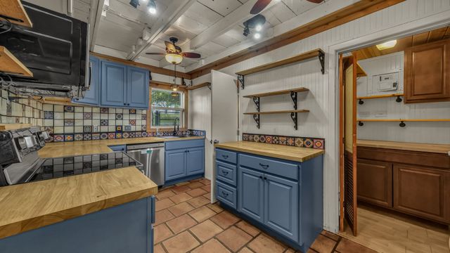 2005 E Lake Drive, Weatherford, TX 76087