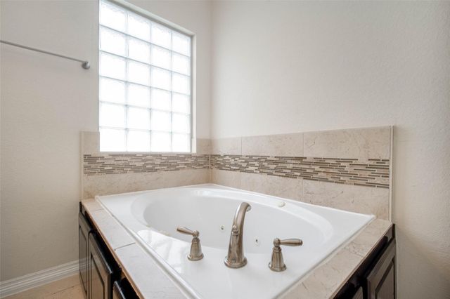 2710 Shadybrook Meadow Drive, Houston, TX 77080