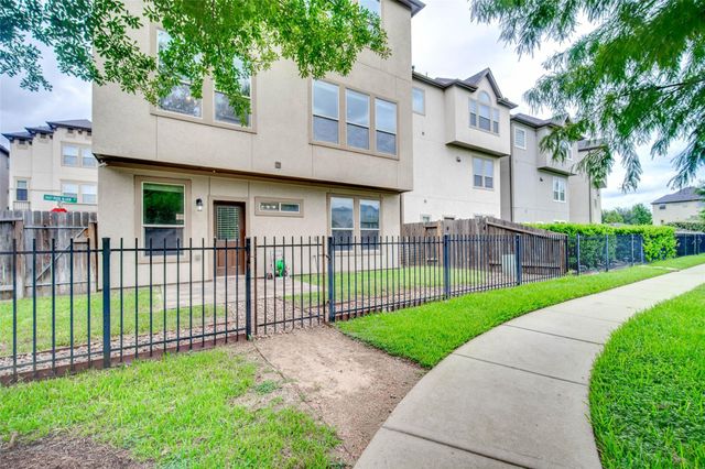 2710 Shadybrook Meadow Drive, Houston, TX 77080