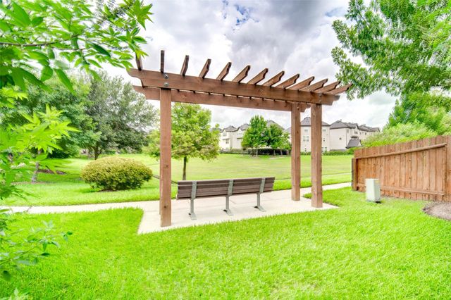 2710 Shadybrook Meadow Drive, Houston, TX 77080