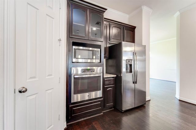 2710 Shadybrook Meadow Drive, Houston, TX 77080