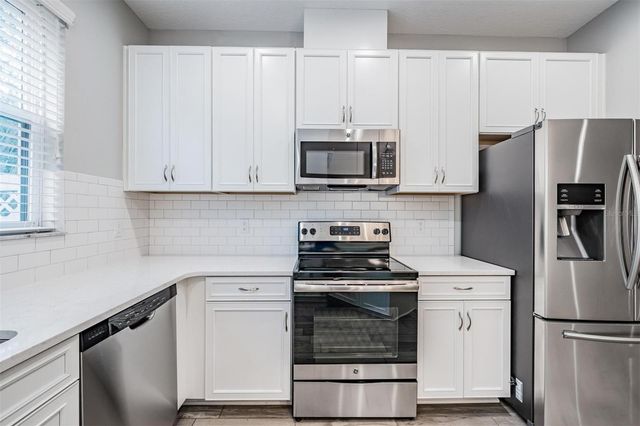 9248 FOX SPARROW ROAD, Tampa, FL 33626