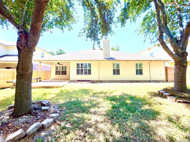 8510 El Camino Ct, San Antonio, TX 78254