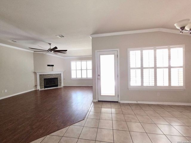 8510 El Camino Ct, San Antonio, TX 78254