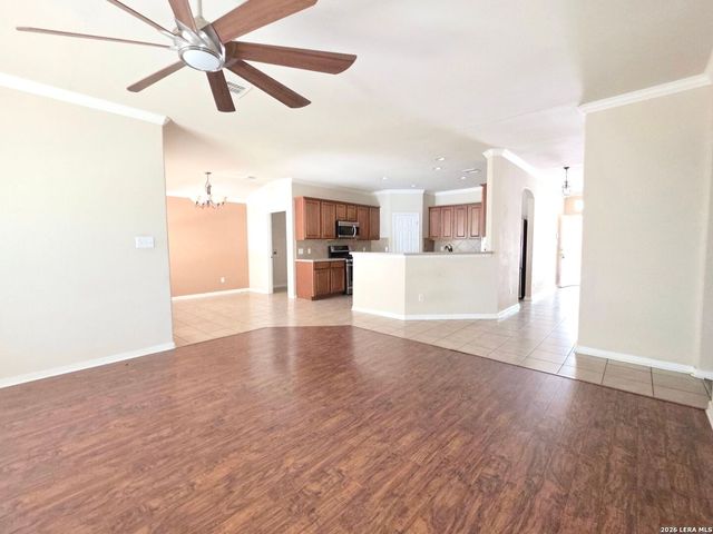 8510 El Camino Ct, San Antonio, TX 78254
