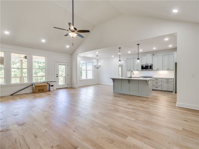 4 Dingwall Lane, Bella Vista, AR 72715