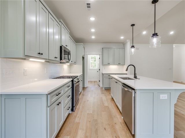 4 Dingwall Lane, Bella Vista, AR 72715