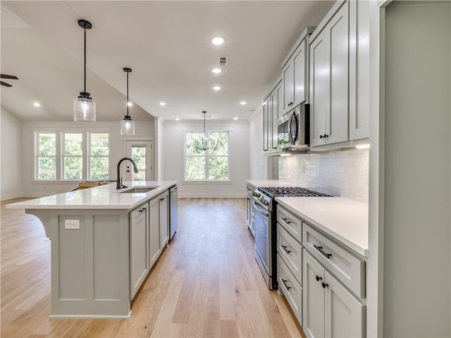 4 Dingwall Lane, Bella Vista, AR 72715