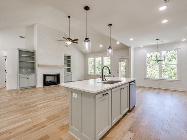 4 Dingwall Lane, Bella Vista, AR 72715