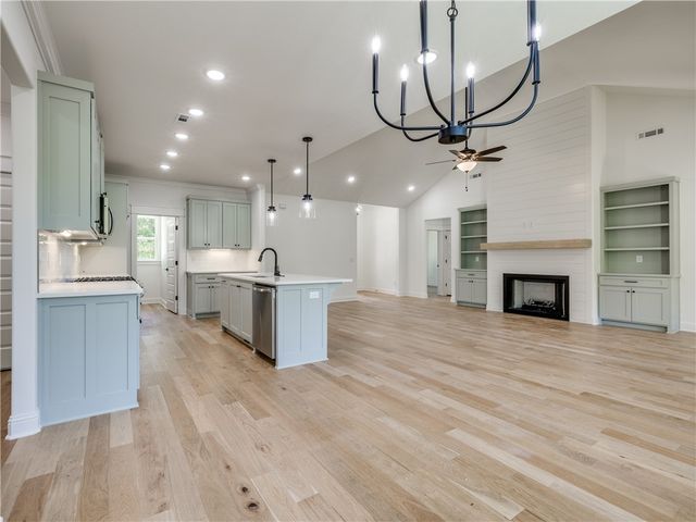 4 Dingwall Lane, Bella Vista, AR 72715