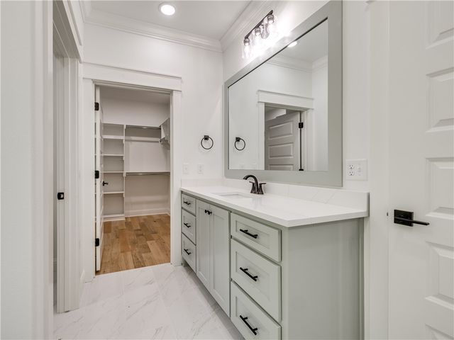 4 Dingwall Lane, Bella Vista, AR 72715