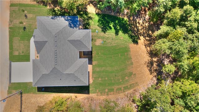 4 Dingwall Lane, Bella Vista, AR 72715