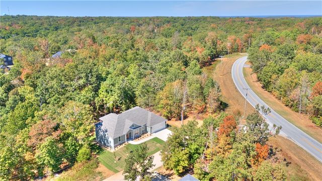 4 Dingwall Lane, Bella Vista, AR 72715