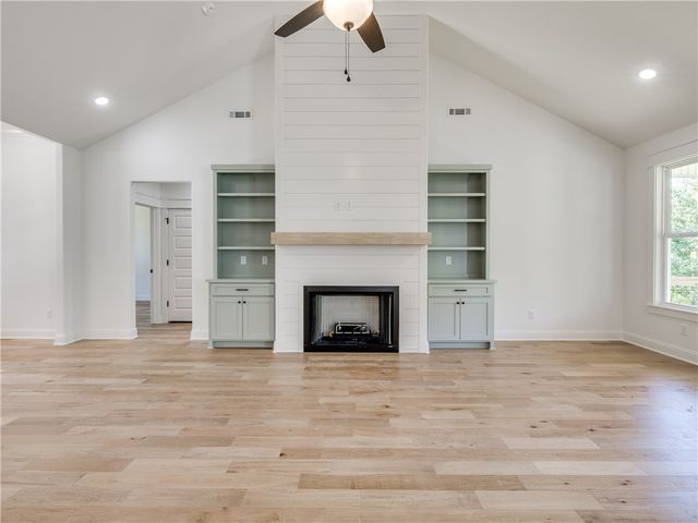 4 Dingwall Lane, Bella Vista, AR 72715