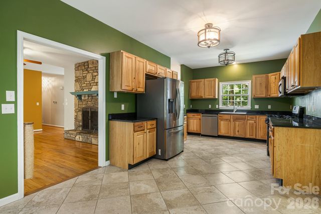 94 Paradise Cove Road, Penrose, NC 28766