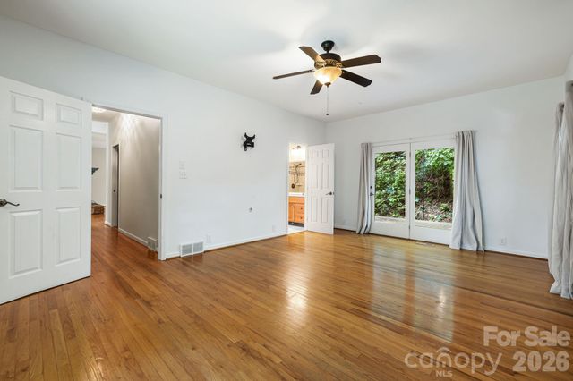 94 Paradise Cove Road, Penrose, NC 28766