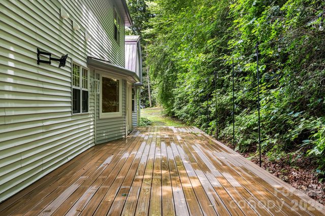 94 Paradise Cove Road, Penrose, NC 28766