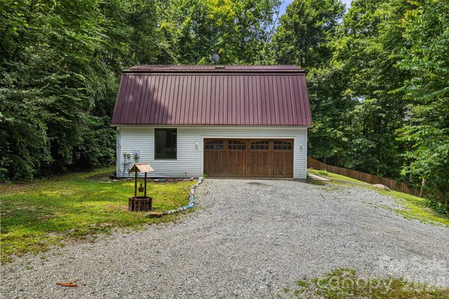 94 Paradise Cove Road, Penrose, NC 28766