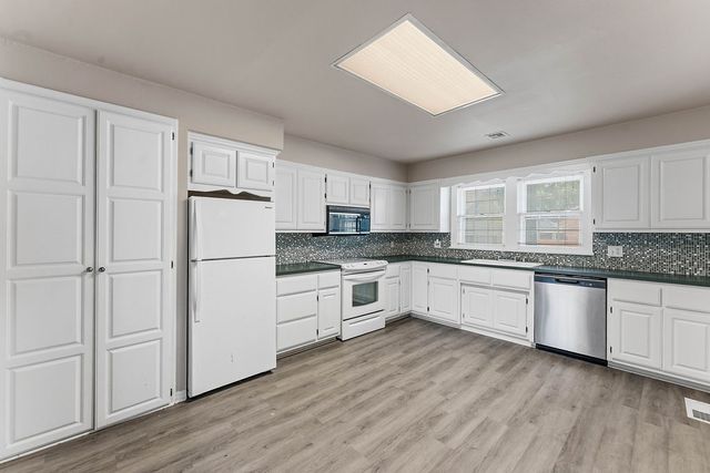 607 NW Jefferson Street, Bentonville, AR 72712