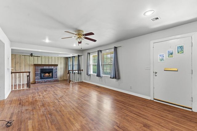 607 NW Jefferson Street, Bentonville, AR 72712