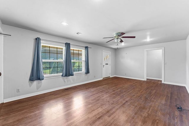 607 NW Jefferson Street, Bentonville, AR 72712