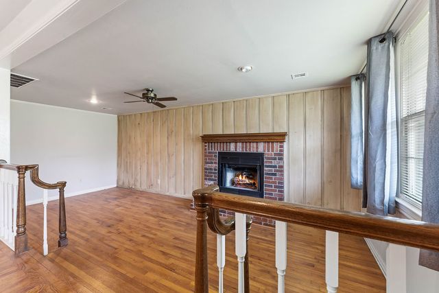 607 NW Jefferson Street, Bentonville, AR 72712